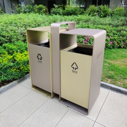 嘉兴公园垃圾桶