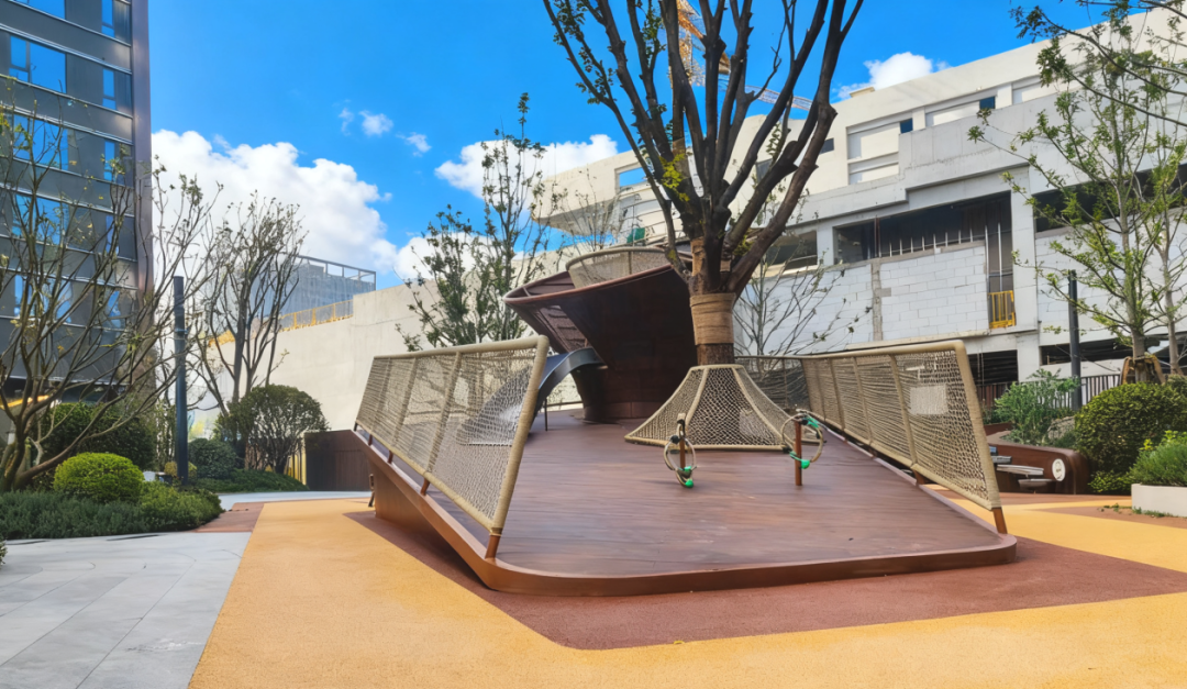 1765440530291076.png 640 (1).png